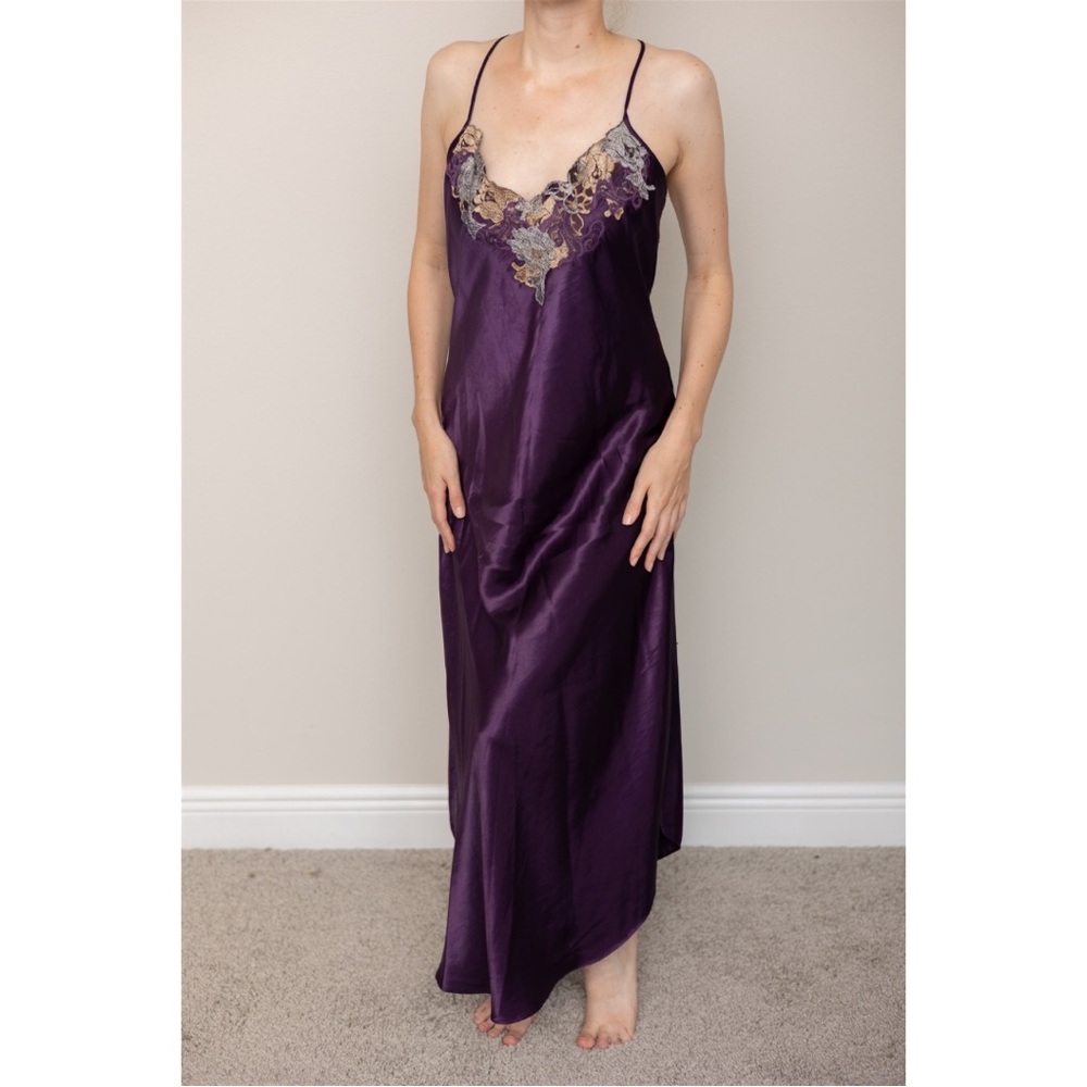 Vintage Natori 80s Embrodiered Nightgown Slip Dress Medium to Large Fit
